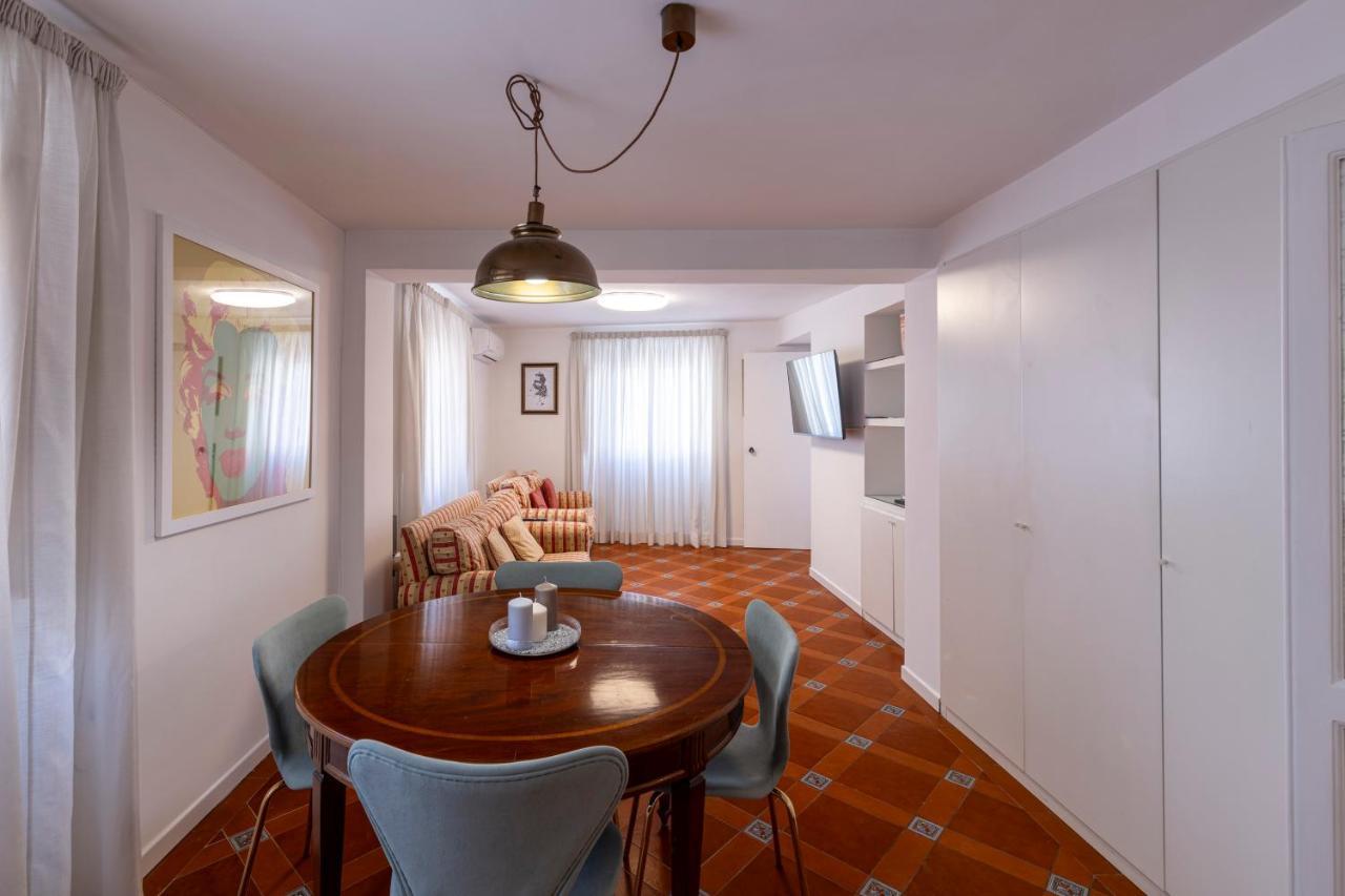 Parlamento Luxury Apartment Рим Екстер'єр фото