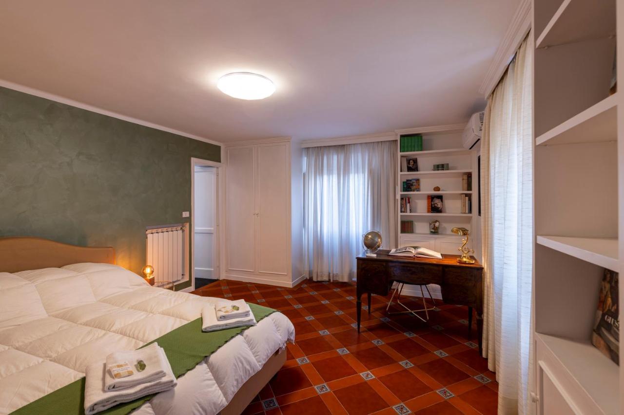 Parlamento Luxury Apartment Рим Екстер'єр фото
