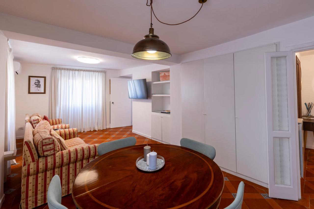 Parlamento Luxury Apartment Рим Екстер'єр фото