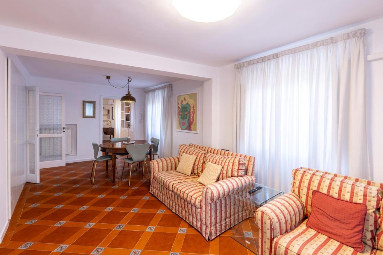 Parlamento Luxury Apartment Рим Екстер'єр фото